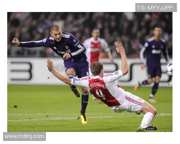 皇马与阿贾克斯激战成和比分揭晓双方实力不相上下 皇马与阿贾克斯激战成和比分揭晓双方实力不相上下